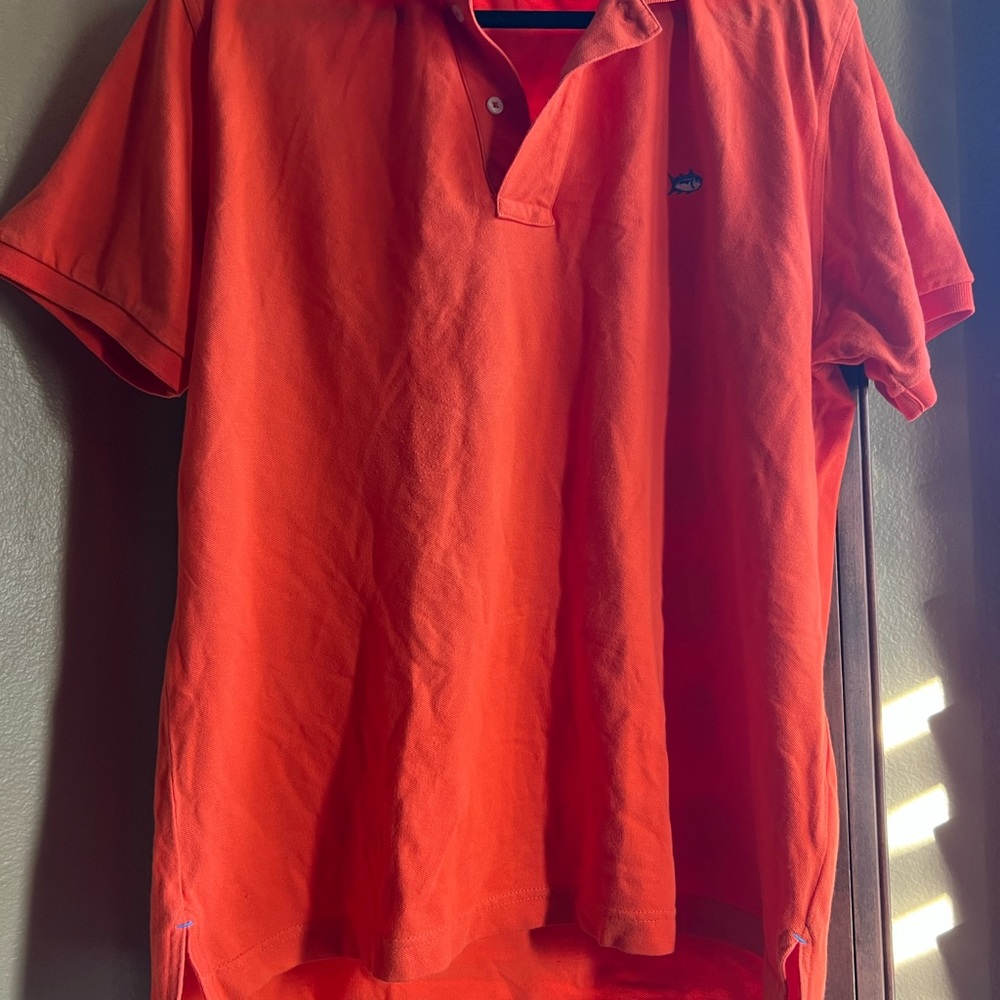 Men’s orange shirt size L